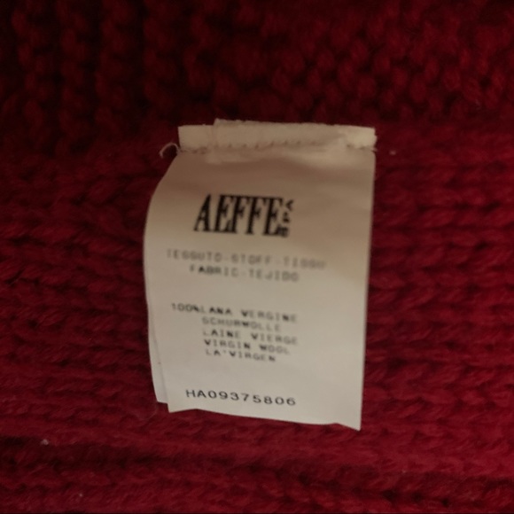 Vintage Moschino Red Button Up Sweater Excellent Condition and craftsmanship.♥️ - Picture 5 of 8